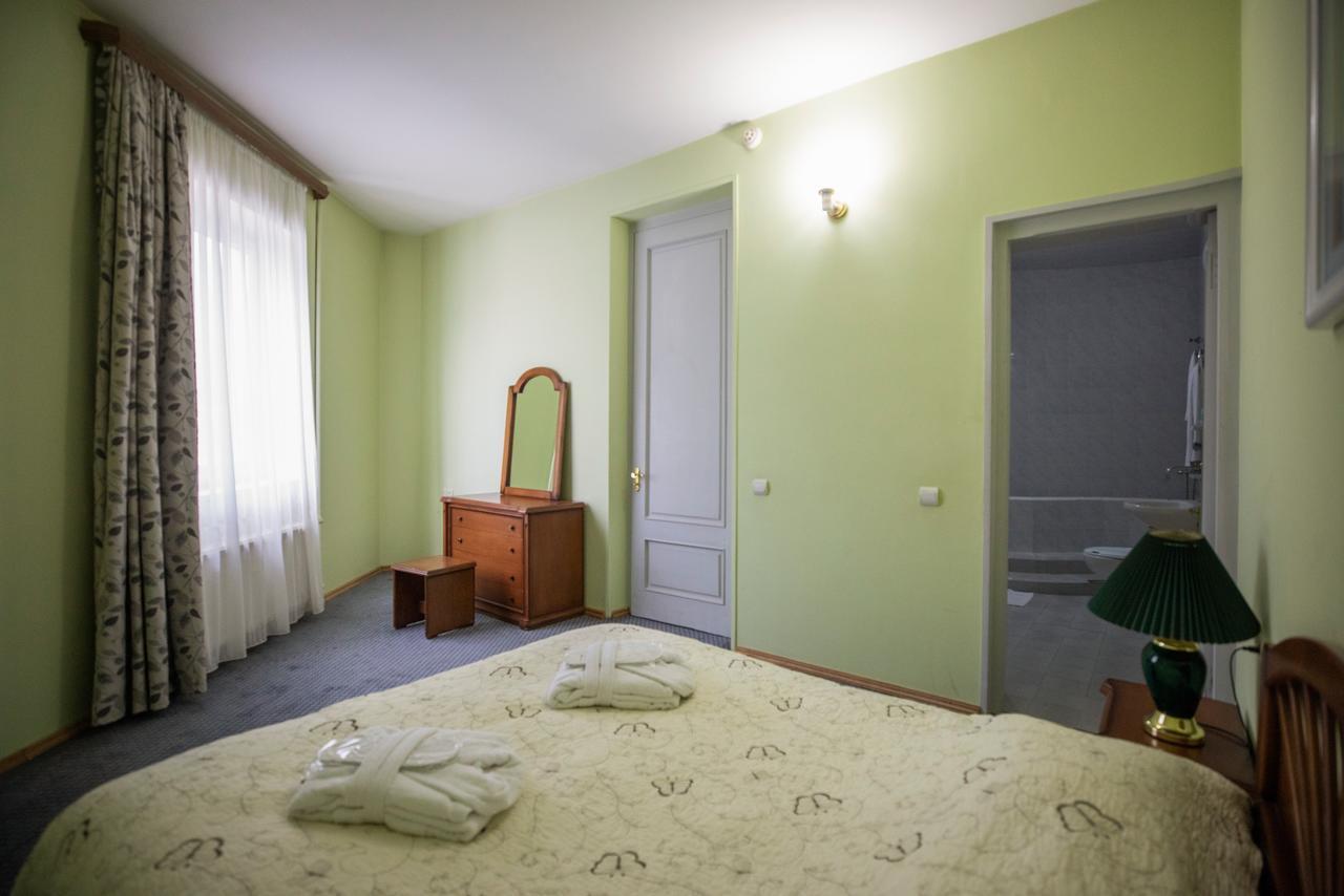 Leader Hotel Gori Exterior foto